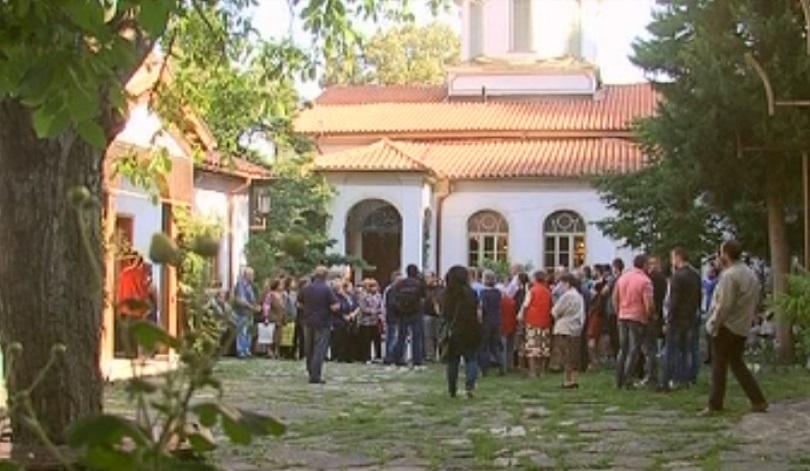 Миряни от Асеновград искат отстраняването на митрополит Николай