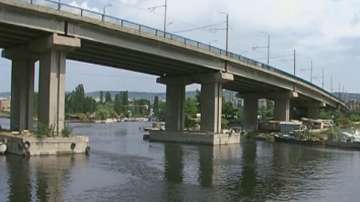 Аспаруховият мост спешно се нуждае от ремонт