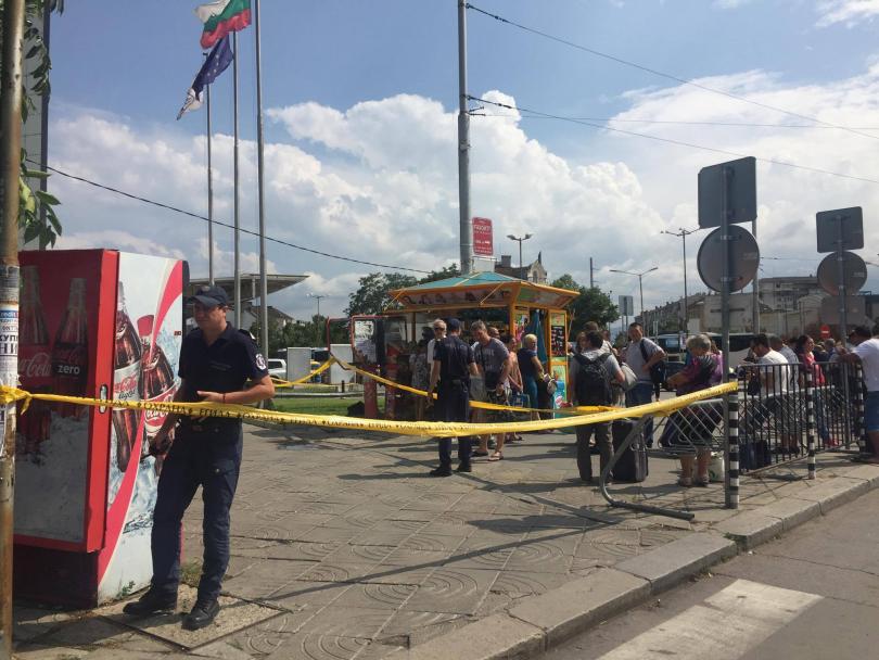 Евакуираха Централна автогара в София заради съмнителен багаж (СНИМКИ)