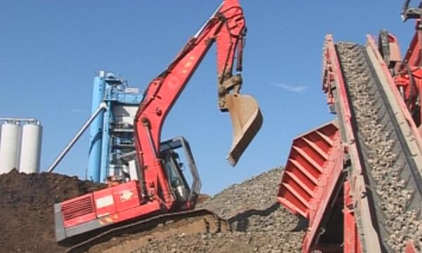 Алпинисти се включиха в разчистването на скалите от пътя Кричим-Девин
