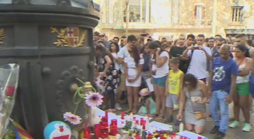От нашия пратеник в Барселона: Тълпи идват да почетат паметта на жертвите