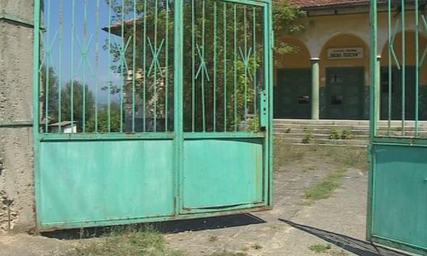 В училището в село Бегунци единствените обитатели са прилепите