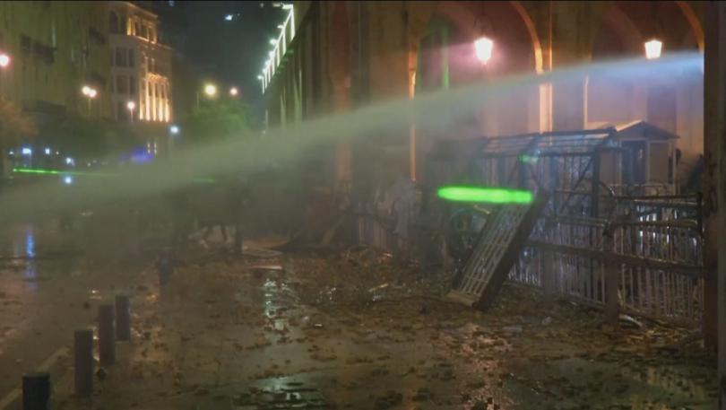 Втора нощ на сблъсъци в Бейрут Проливният дъжд и разполагането