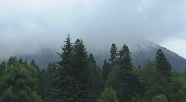 Издирването на 21-годишния мъж продължава