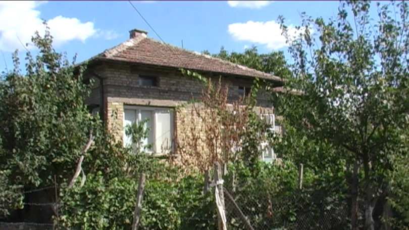 Принудително изселване вдига на протест Бели бряг