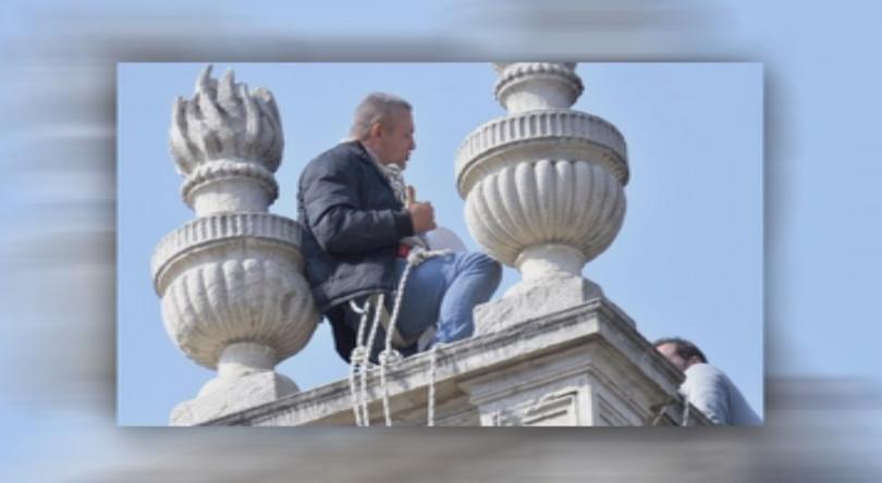 Българин протестира 7 часа на Миланската скала