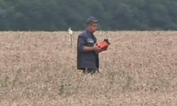 Черните кутии на малайзийския самолет в Украйна изглежда са открити