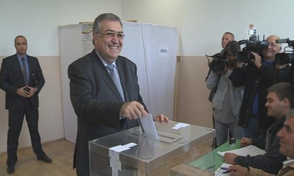 Георги Близнашки вече упражни правото си на вот