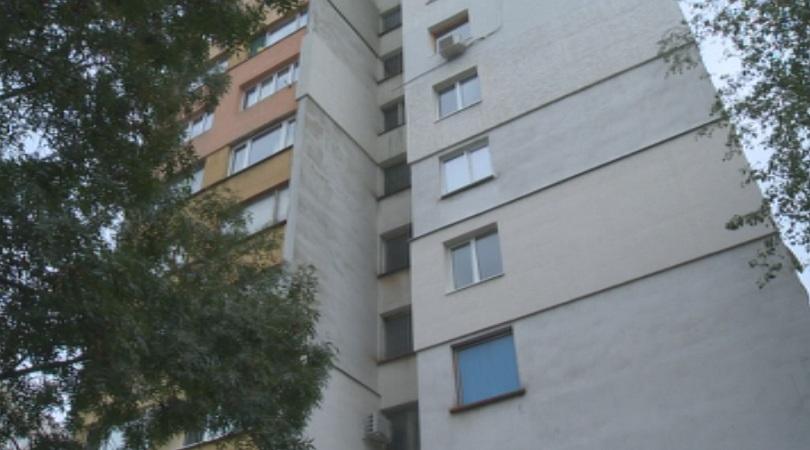 Няма опасност за живеещите в напукания столичен блок