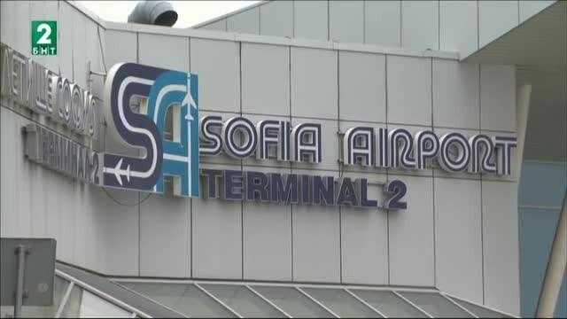 Нов електрически автобус превозва пътниците между терминалите на Летище София