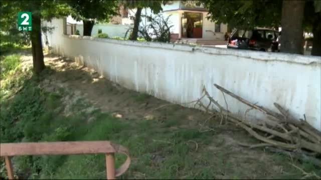 Девети ден отводняват домове и обществени сгради в Свищовско