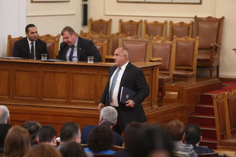 Спор между премиера Бойко Борисов и лидера на БСП Корнелия