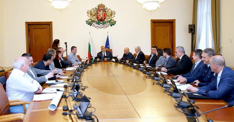 Премиерът поиска спешни мерки за справяне с катастрофите и качеството на храните