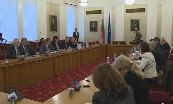 Критики за неразумни харчове