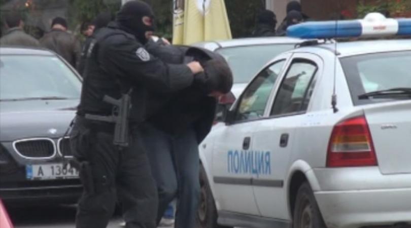След спецакцията в Бургас: Двама са с повдигнати обвинения за кражби