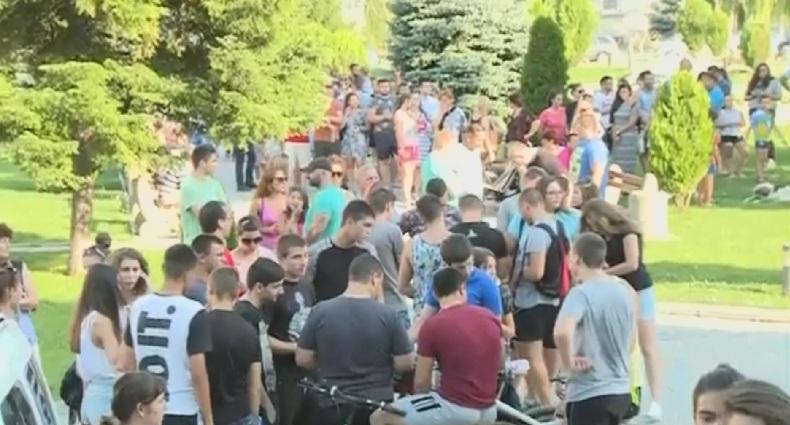 Жители на Бяла на протест заради пребито момче