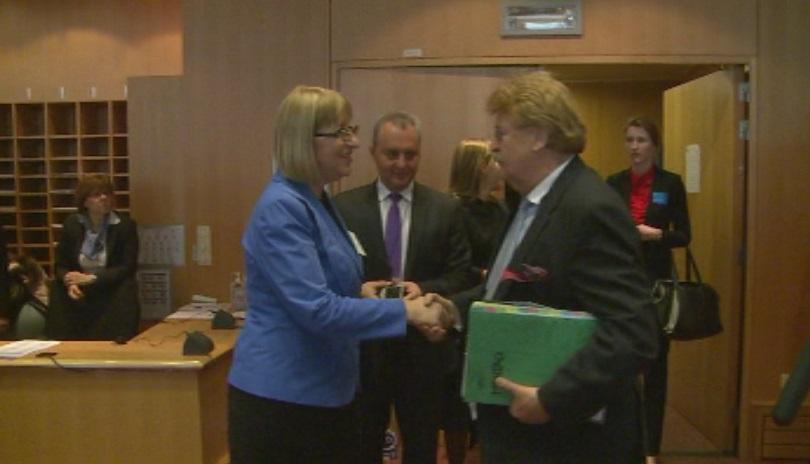 Цецка Цачева обсъжда мигрантската криза в Европейския парламент