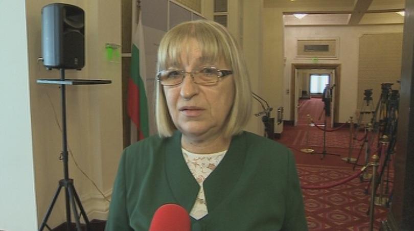 Цецка Цачева: Управляващите разполагат с достатъчно гласове