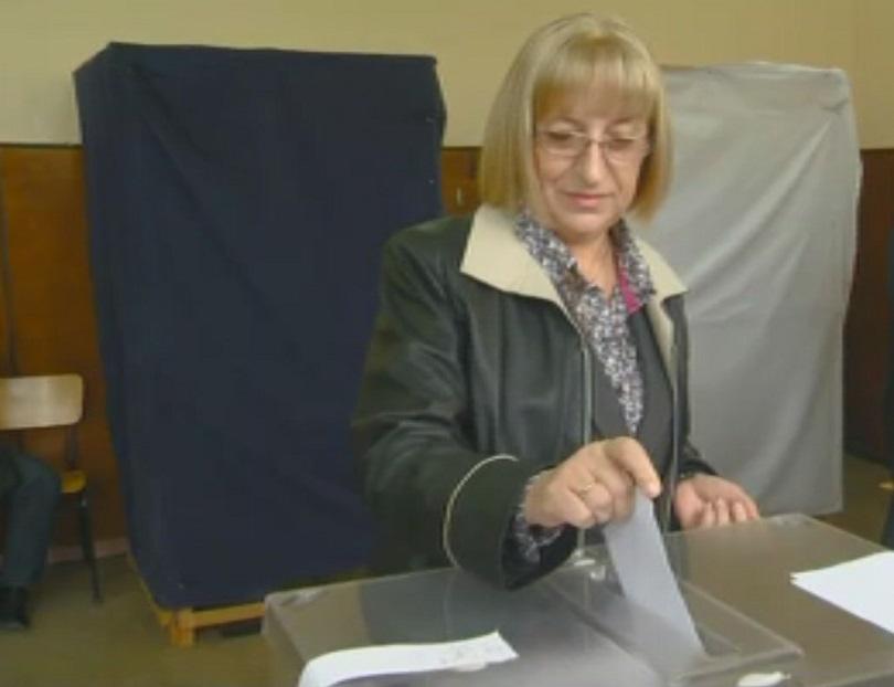 Цецка Цачева: Гласувам за стабилна и сигурна България