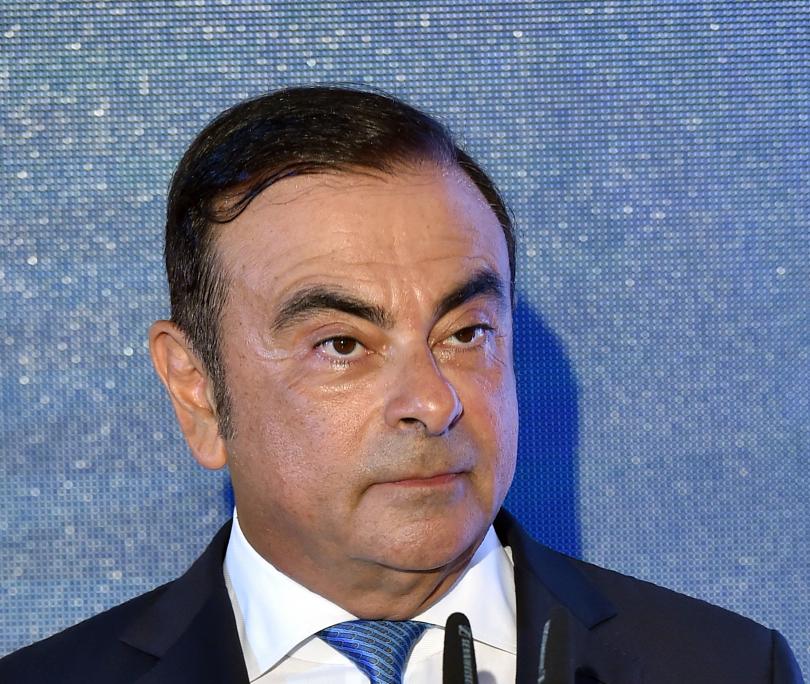 Седем души включително четирима пилоти са задържани в Турция във