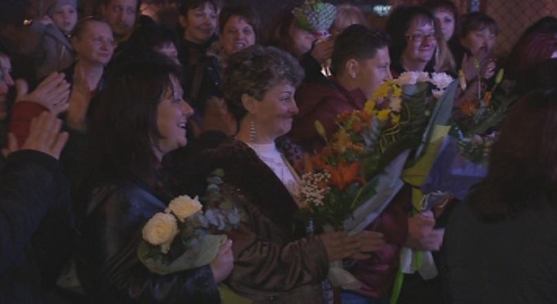 Чистачките от столичното летище благодариха на премиера