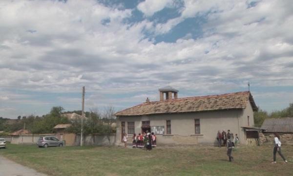 Строят църква в шуменското село Вехтово