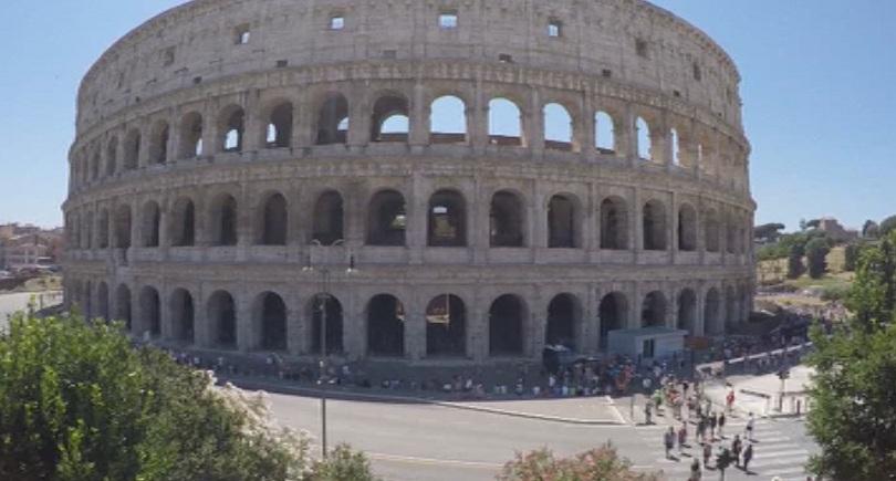 Колизеумът в Рим отново светна в пълния си блясък