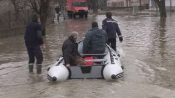 Водата в наводнените райони не става за пиене