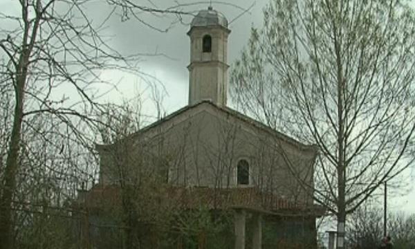 Църква се руши в Черноземен
