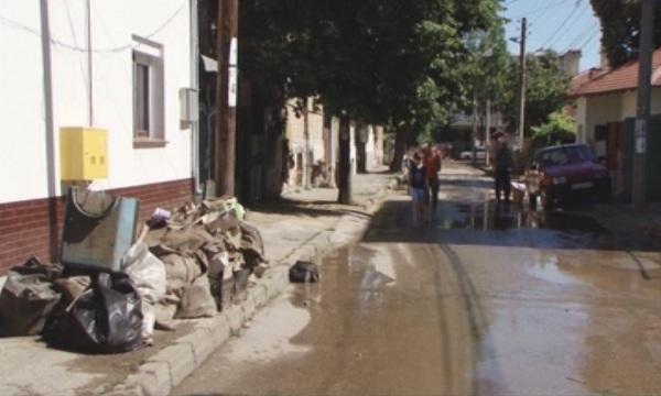 37 сигнала за наводнени имоти в област Добрич след проливния дъжд вчера