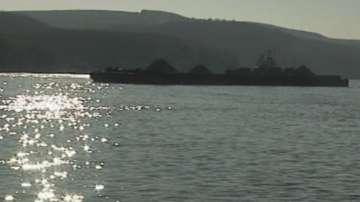 Появиха се нефтени петна по река Дунав