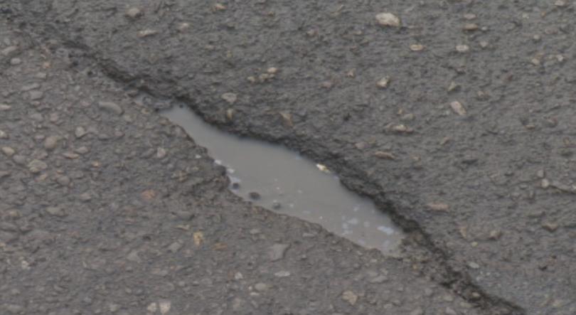 Опасни дупки се появиха на Околовръстния път в София