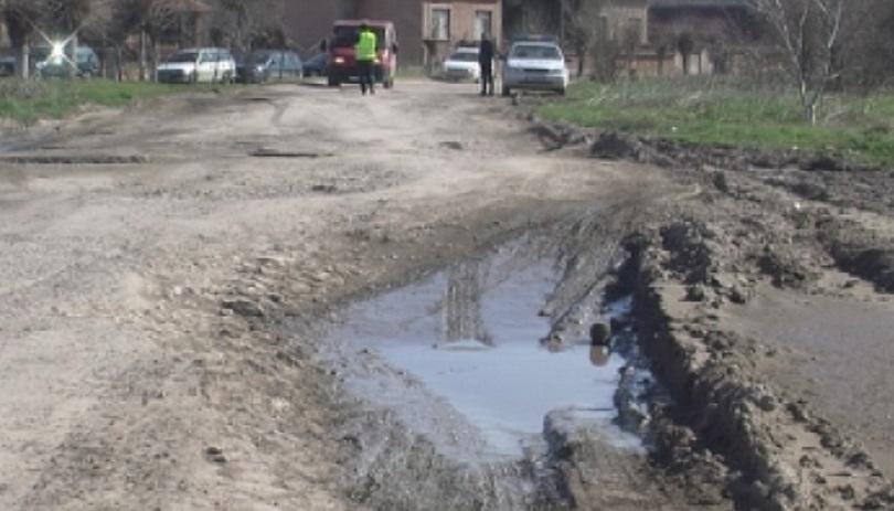 Жители на 6 села във Врачанско на протест срещу дупките по пътищата