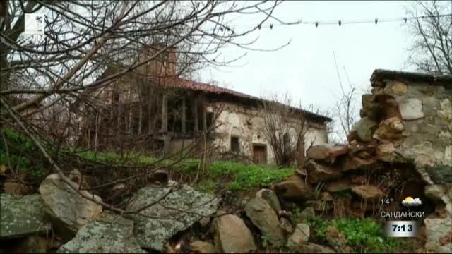 Храмът в пловдивското село Чехларе тъне в разруха