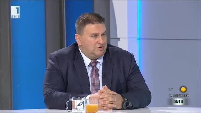 Емил Радев: Рамката за релокация на бежанци не работи добре