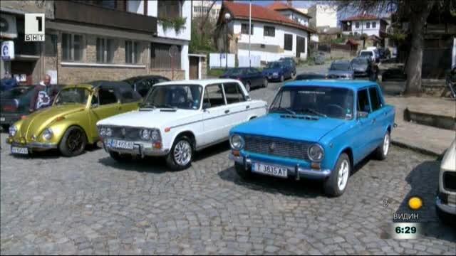 Парад на ретро автомобили в Дряново