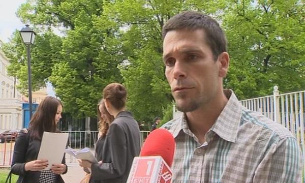 Протест на екоактивисти пред Народното събрание