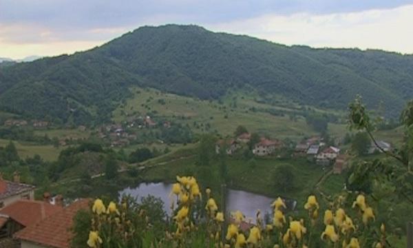 Еньовден събра жени от всички възрасти в Родопите, за да посрещнат изгрева