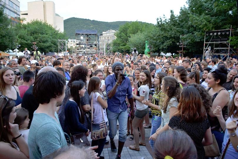 Почитателите на френската музика танцуваха на Франкофоли