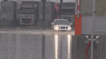 Граничният пункт Капитан Андреево остава под вода