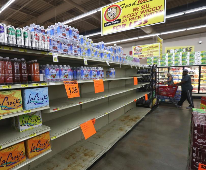 Най-силният ураган от близо век насам се насочва към САЩ