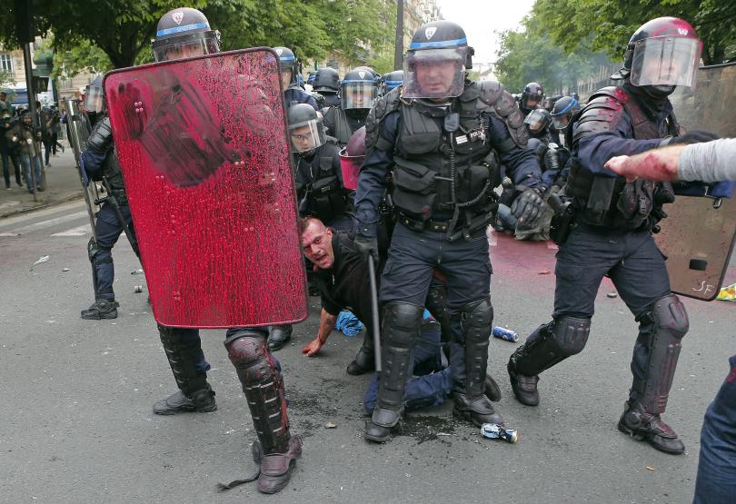 Сблъсъци в Париж по време на протеста срещу трудовата реформа