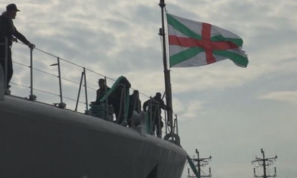 Фрегатата Верни отлава на военно учение в Средиземно море