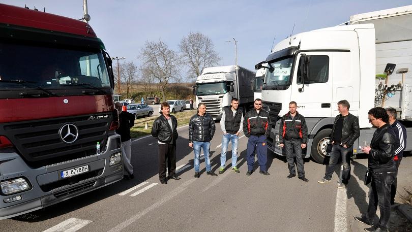 Блокадата: Да ходиш по 6 км. за да се нахраниш