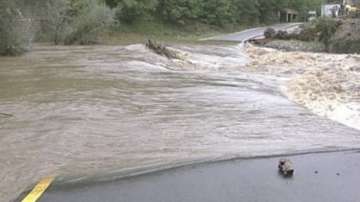Река Глазне заля пътя за Белица и Велинград (ОБНОВЕНА)