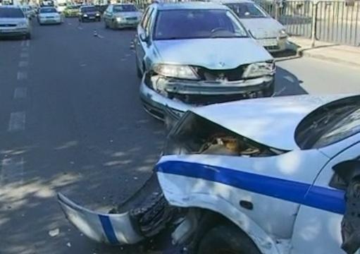 В Стара Загора задържаха микробус, натъпкан с 35 бежанци