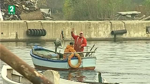 Забраниха улова на риба през размножителния ѝ период