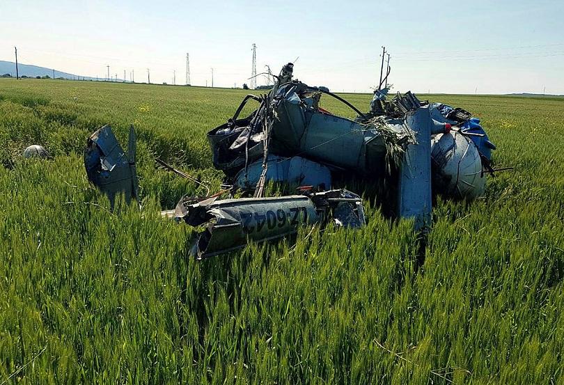 Хеликоптер падна край Несебър, пилотът е загинал (СНИМКИ)