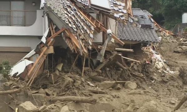 Най-малко 27 души загинаха при свлачища в Хирошима