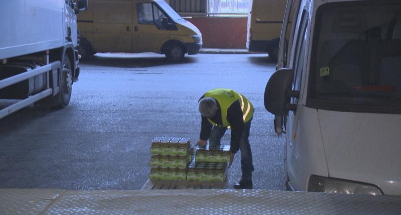 Пристигнаха първите храни за Хитрино